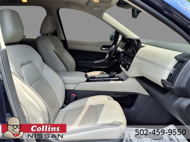 Vehicle image 14 of 28