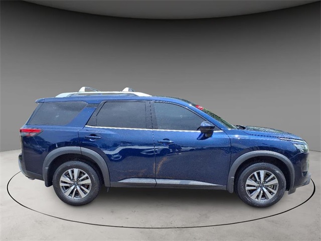 Vehicle image 5 of 28