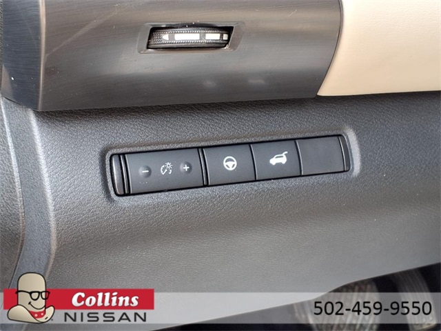 Vehicle image 25 of 28