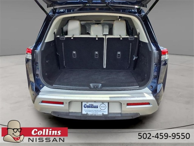 Vehicle image 10 of 28