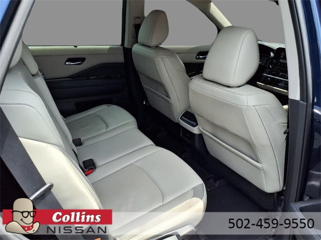 Vehicle image 11 of 28