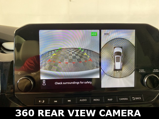 Vehicle image 23 of 33
