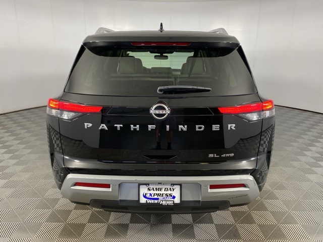 Vehicle image 6 of 33