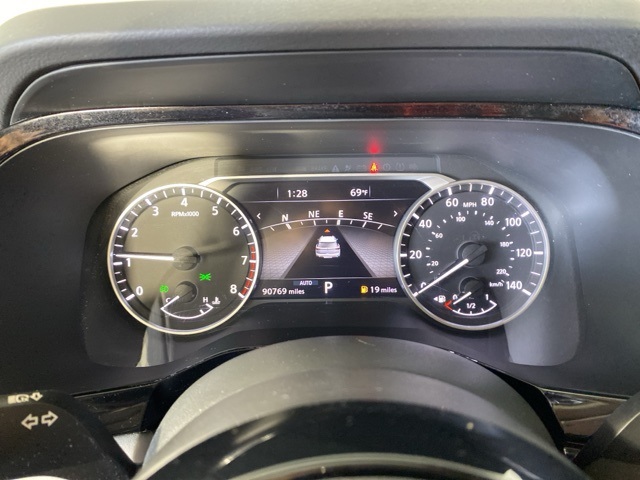 Vehicle image 19 of 33