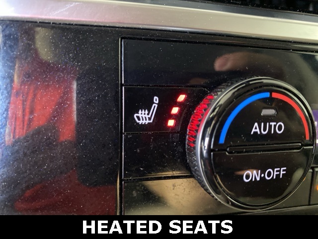 Vehicle image 21 of 33