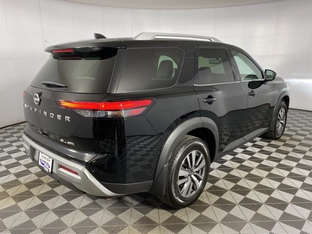 Vehicle image 5 of 33