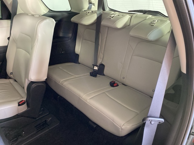 Vehicle image 12 of 33