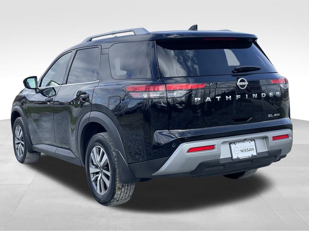 Vehicle image 5 of 33