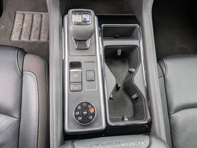 Vehicle image 15 of 26