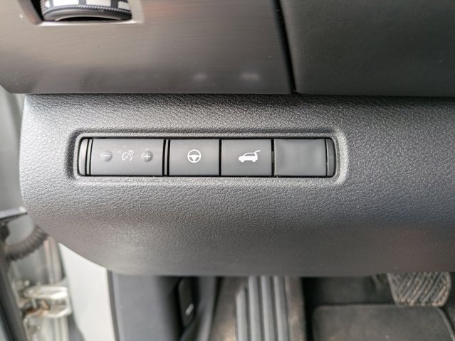 Vehicle image 16 of 26