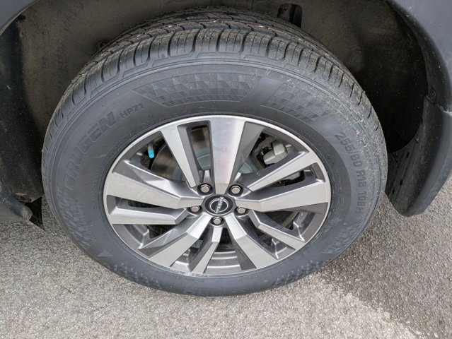 Vehicle image 25 of 26