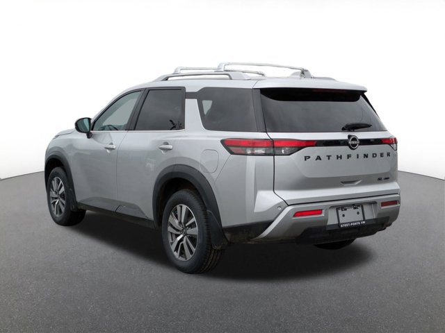 Vehicle image 4 of 26