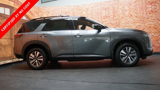 Vehicle image 2 of 94