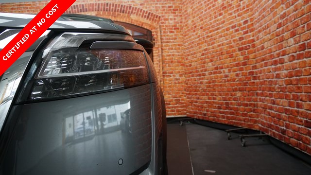 Vehicle image 73 of 94