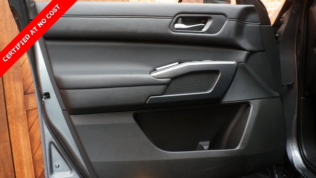 Vehicle image 31 of 94