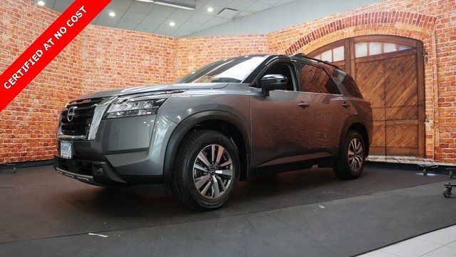 Vehicle image 5 of 94
