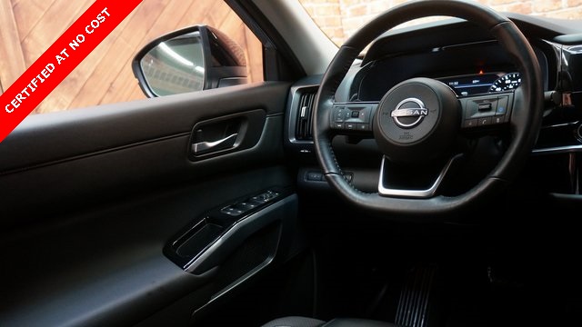 Vehicle image 34 of 94