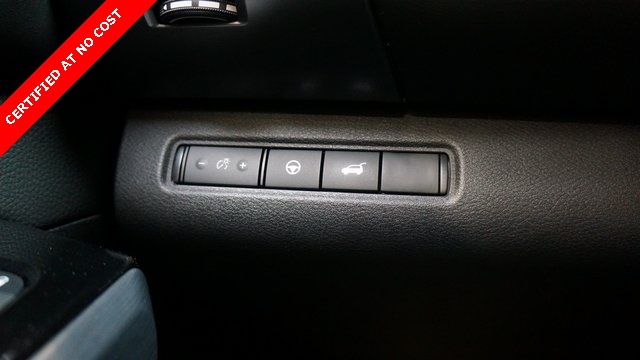 Vehicle image 27 of 94