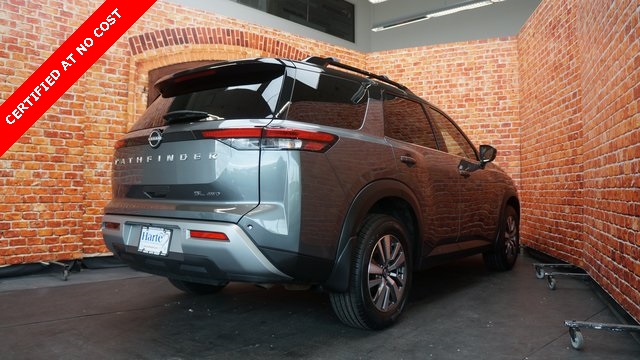 Vehicle image 3 of 94