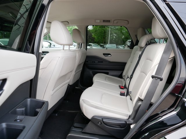 Vehicle image 36 of 37