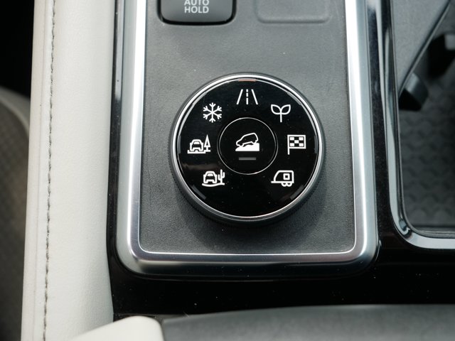 Vehicle image 31 of 37