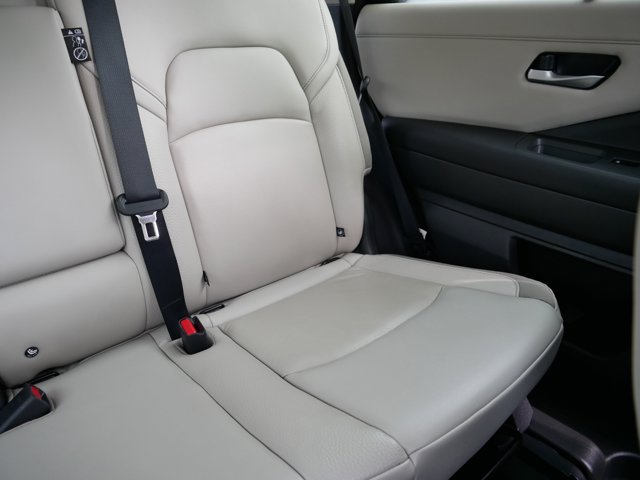 Vehicle image 14 of 37