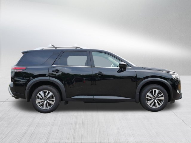 Vehicle image 4 of 37