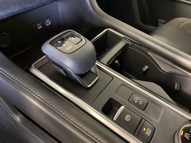 Vehicle image 26 of 33