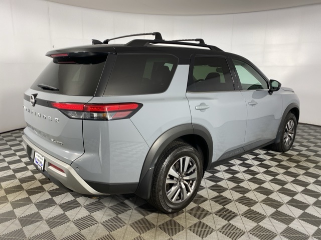 Vehicle image 5 of 33