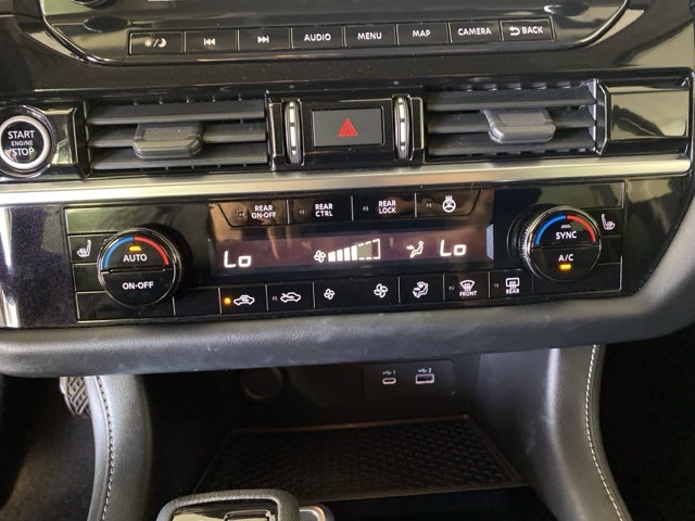 Vehicle image 25 of 33
