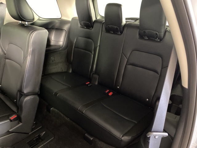 Vehicle image 13 of 33