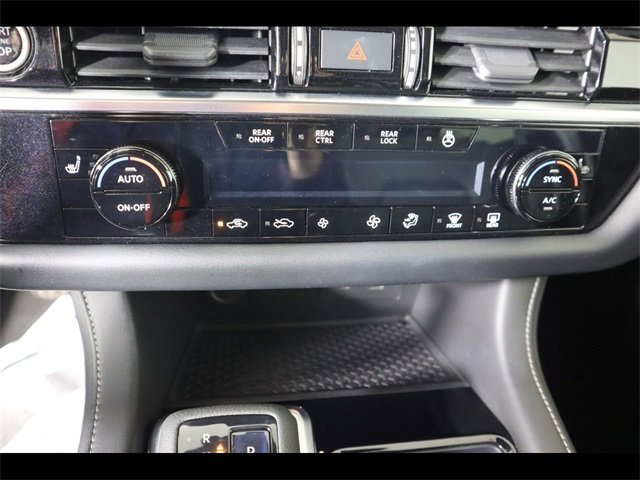 Vehicle image 58 of 60