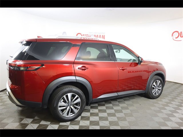 Vehicle image 27 of 60