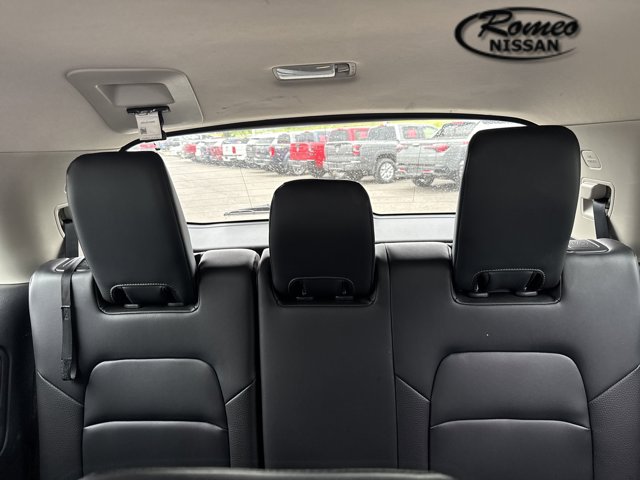 Vehicle image 31 of 34