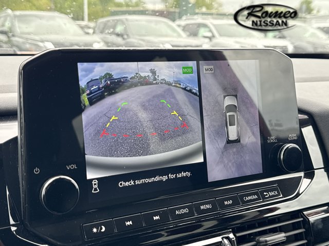 Vehicle image 24 of 34