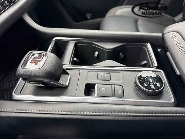 Vehicle image 26 of 34