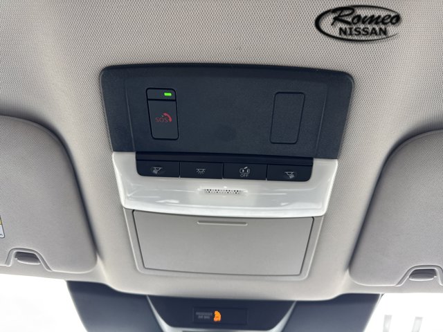 Vehicle image 28 of 34