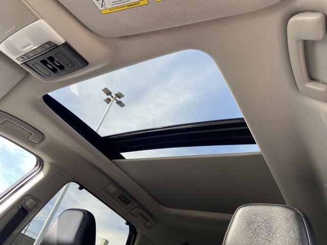 Vehicle image 15 of 33