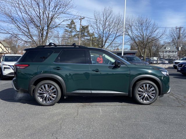 Vehicle image 5 of 33