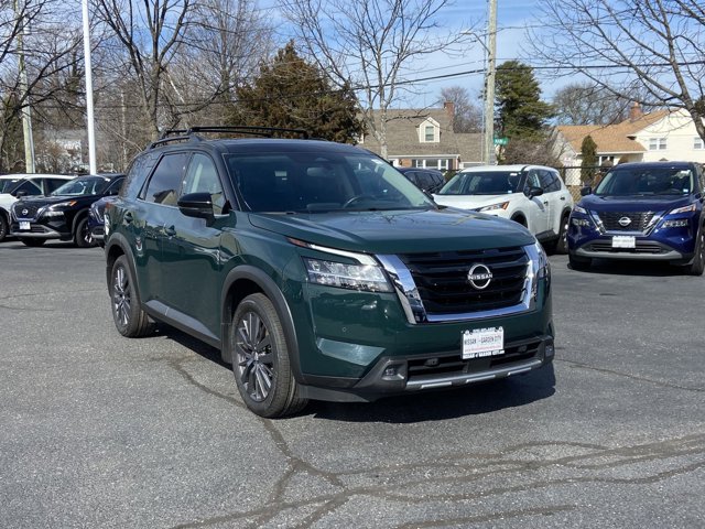 Vehicle image 4 of 33
