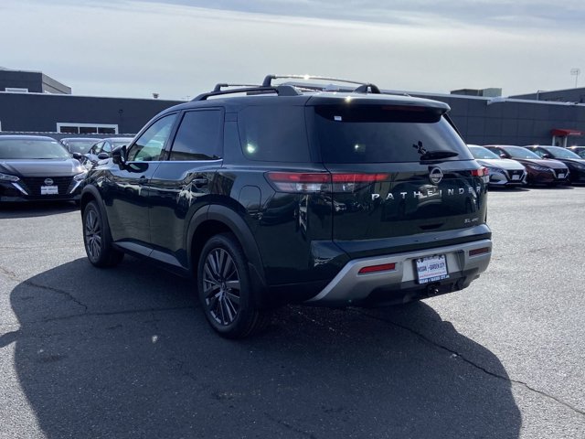 Vehicle image 8 of 33