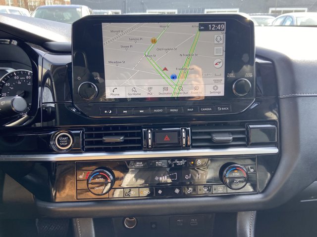 Vehicle image 19 of 33