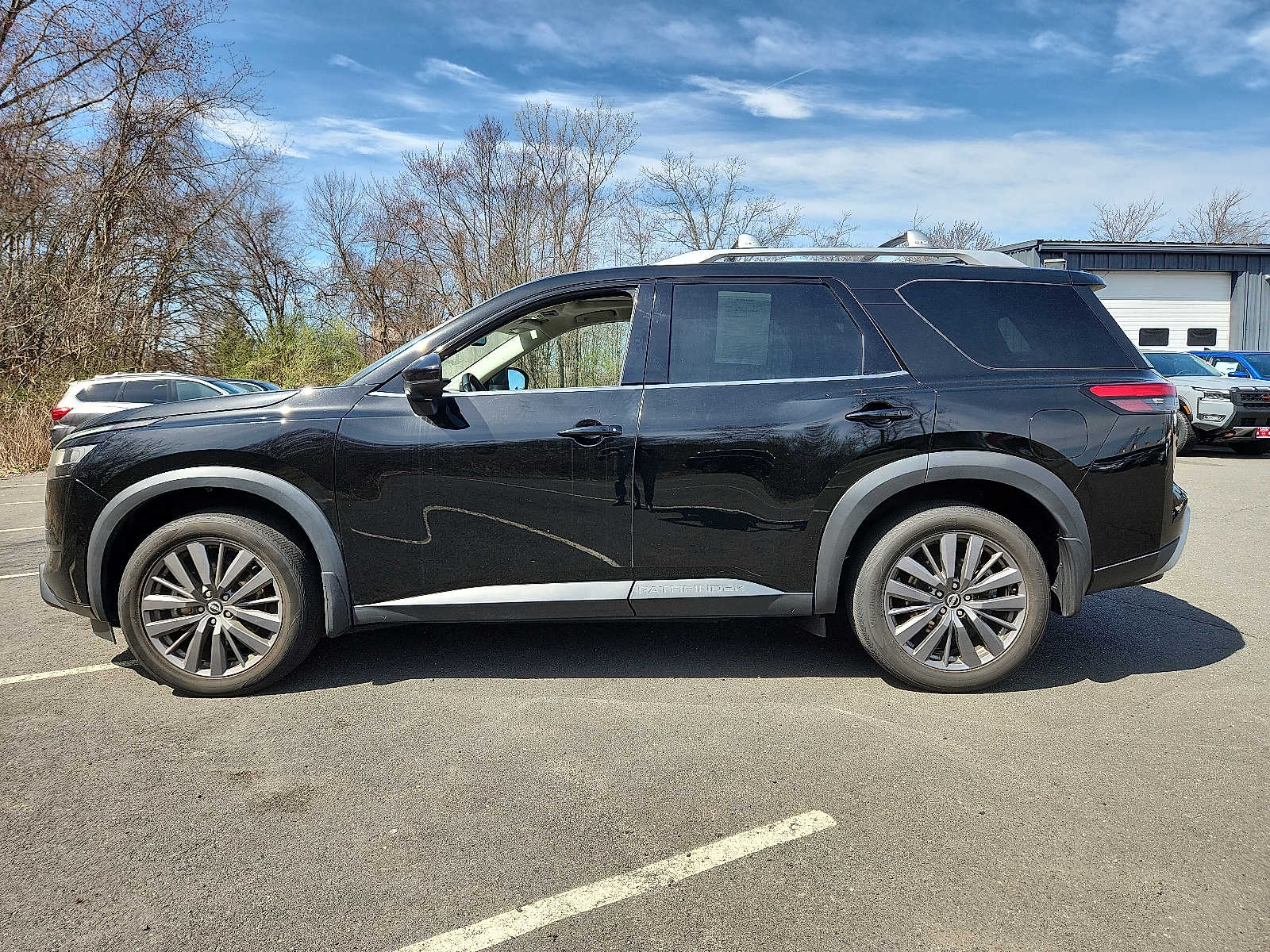Vehicle image 7 of 32