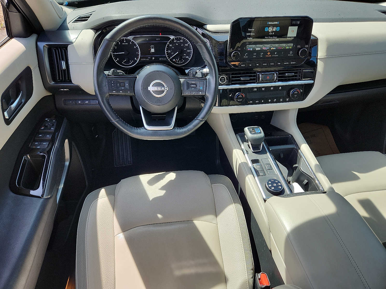 Vehicle image 11 of 32