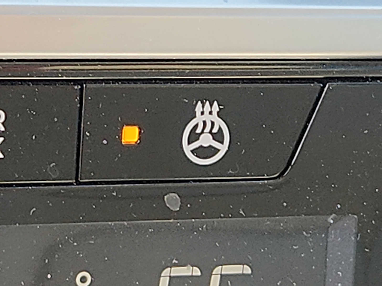 Vehicle image 26 of 32
