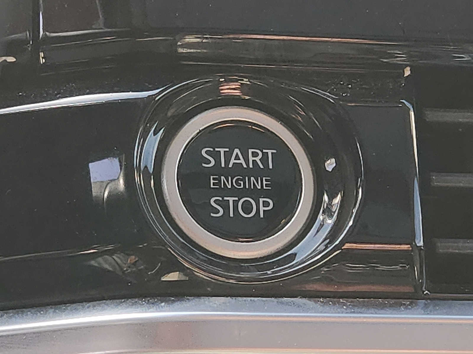Vehicle image 22 of 32