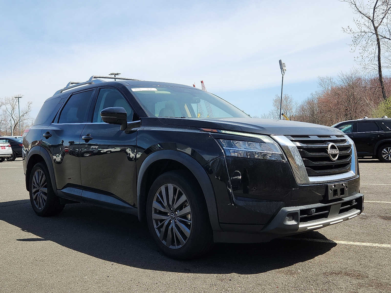 Vehicle image 3 of 32