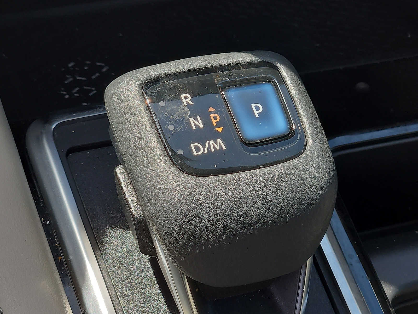 Vehicle image 14 of 32
