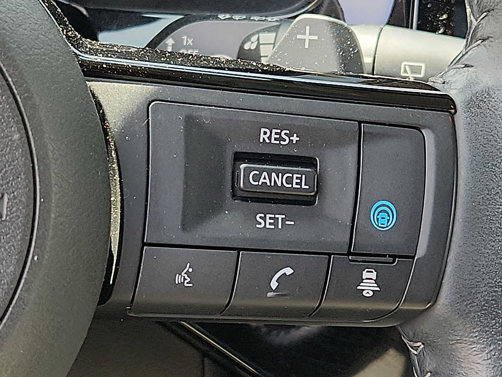 Vehicle image 21 of 32