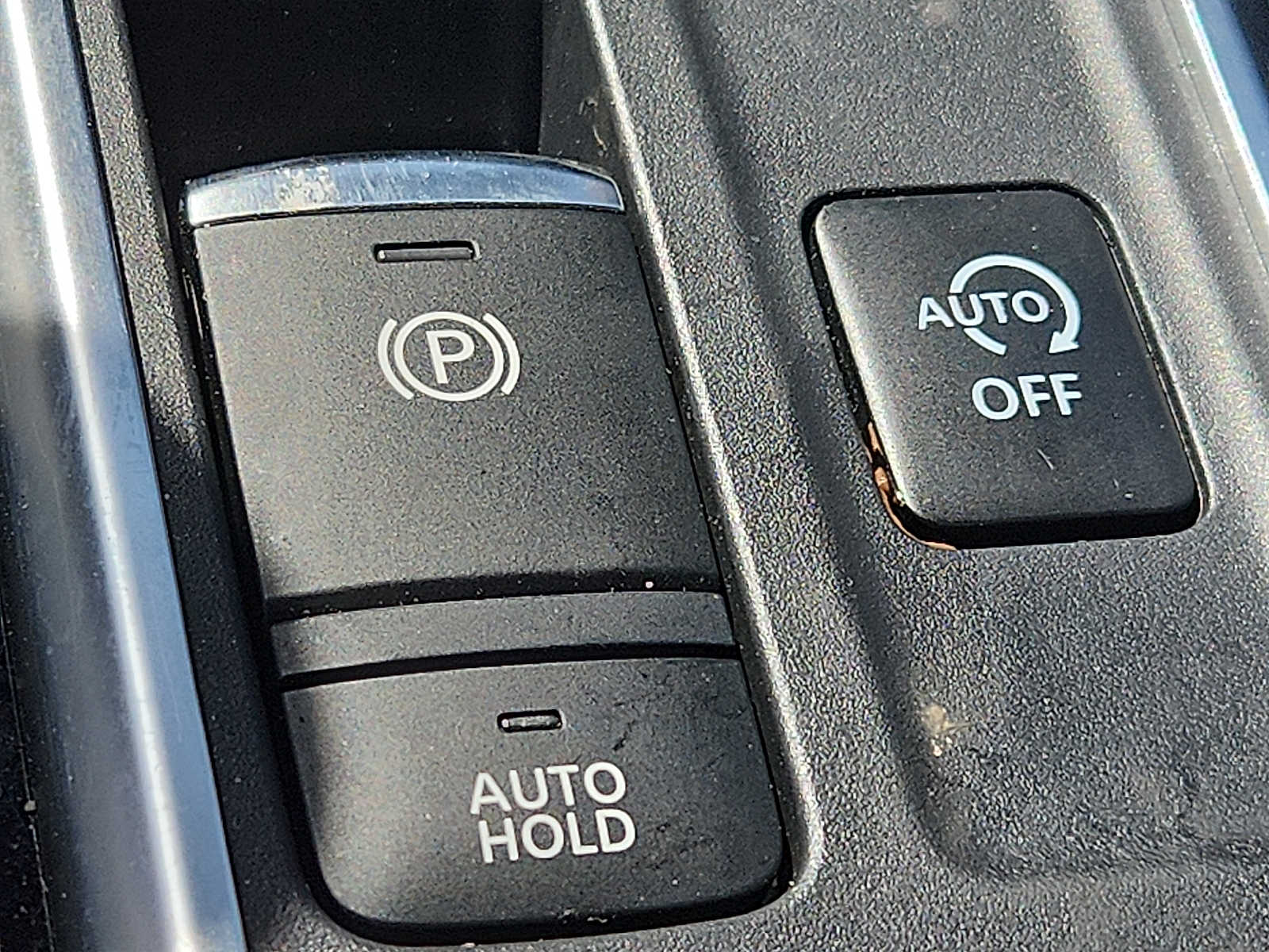 Vehicle image 25 of 32